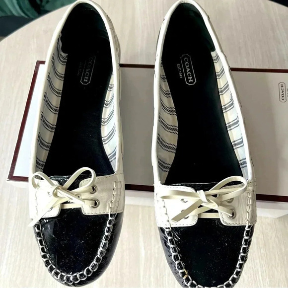 Coach Percy loafers in crinkle patent size 9.5. - Picture 1 of 6